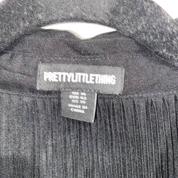 PRETTY LITTLE THING Black Plissé Button Down Oversized Shirt (10) - Picture 7 of 8